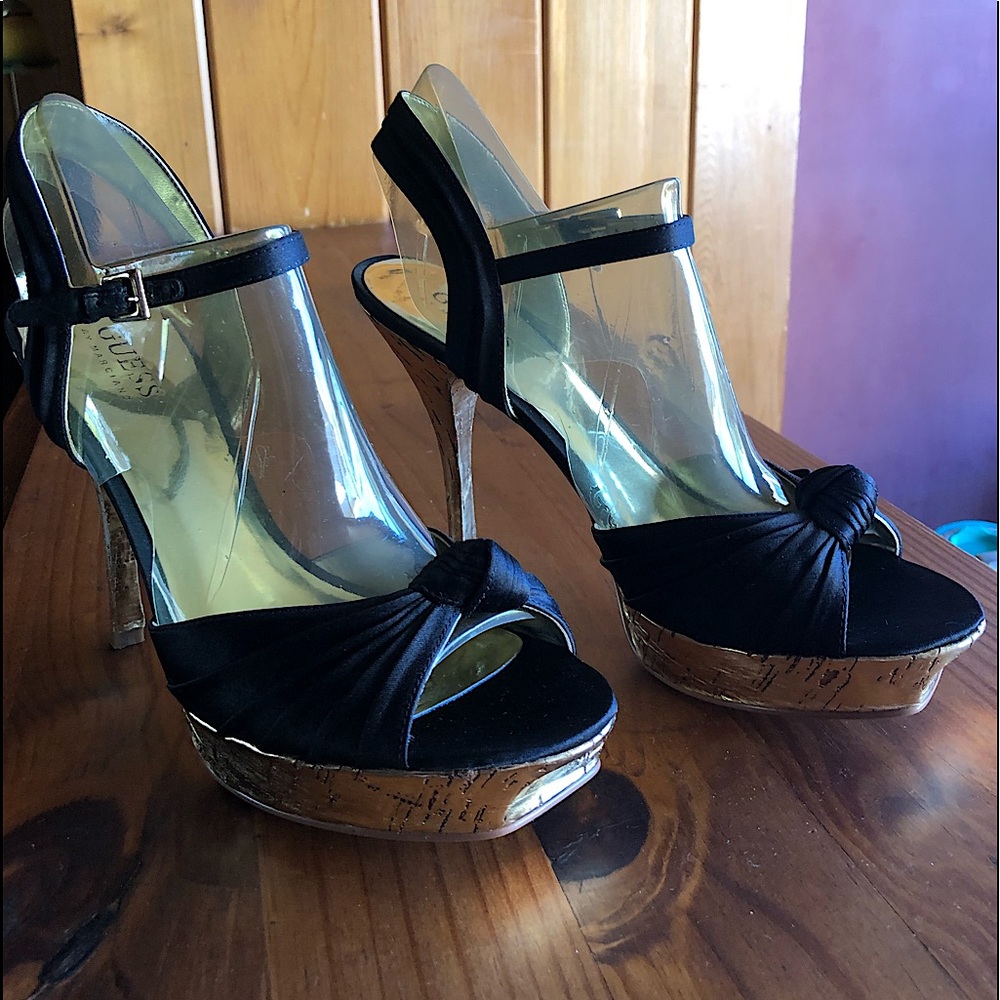 GUESS BELIEVE PLATFORM STRAPPIES 7.5M